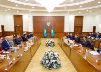 Олжас Бектенов провел встречу с мировыми производителями сельхозтехники