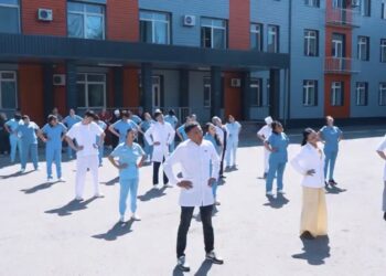 Сотрудники Коксуской ЦРБ провели флешмоб ко Всемирному дню здоровья