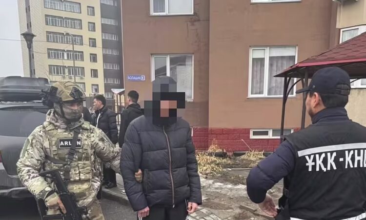 В Талдыкоргане двое 19-летних парней принуждали знакомых оформлять микрозаймы