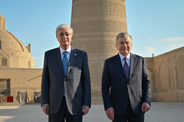 Токаев и Мирзиёев посетили исторические комплексы Бухары