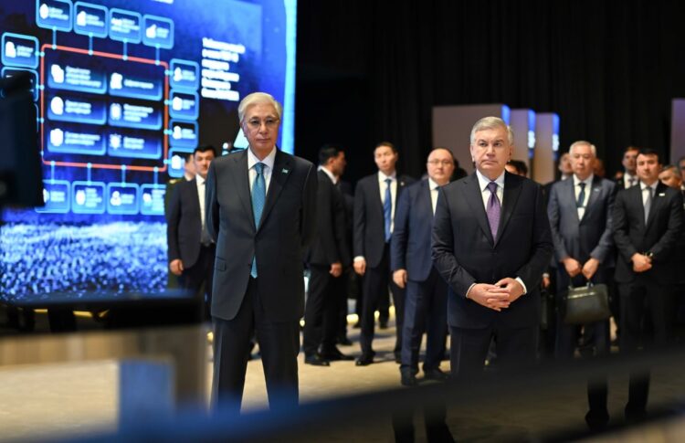 Президенты Казахстана и Узбекистана оценили AI-хакатон в Бухаре