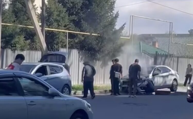 В Талдыкоргане загорелся автомобиль