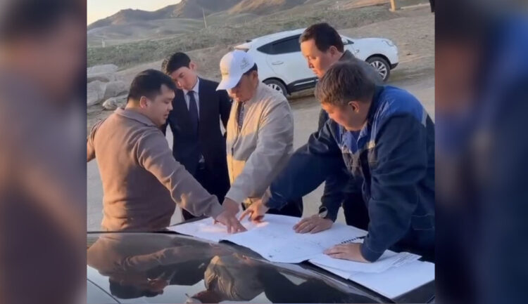 В Коксуском районе активно обновляют систему уличного освещения