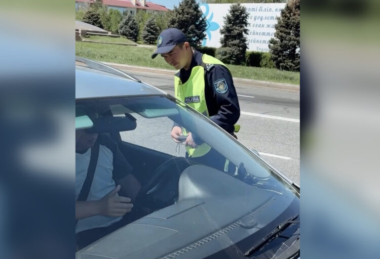 Экологи Жетісу проверяют чистоту выхлопных газов на дорогах