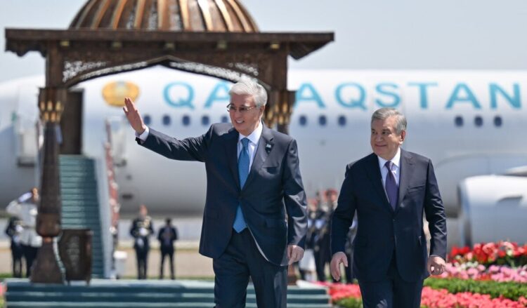 Укрепляя стратегическое партнерство: Глава государства прибыл в Бухару