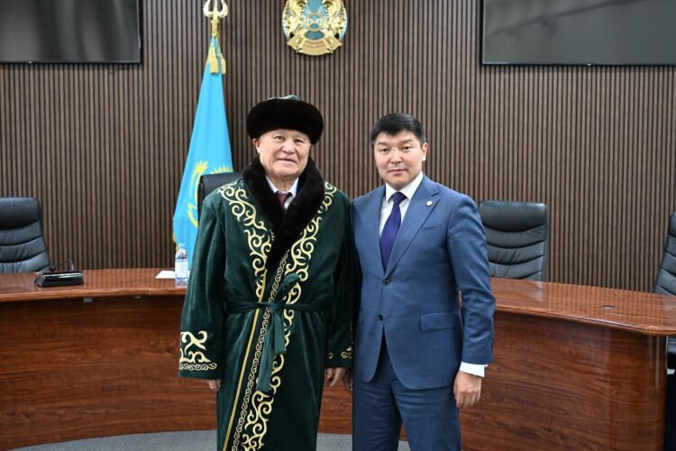 В Талдыкоргане отметили вклад заслуженного энергетика Манархана Ахимбекова