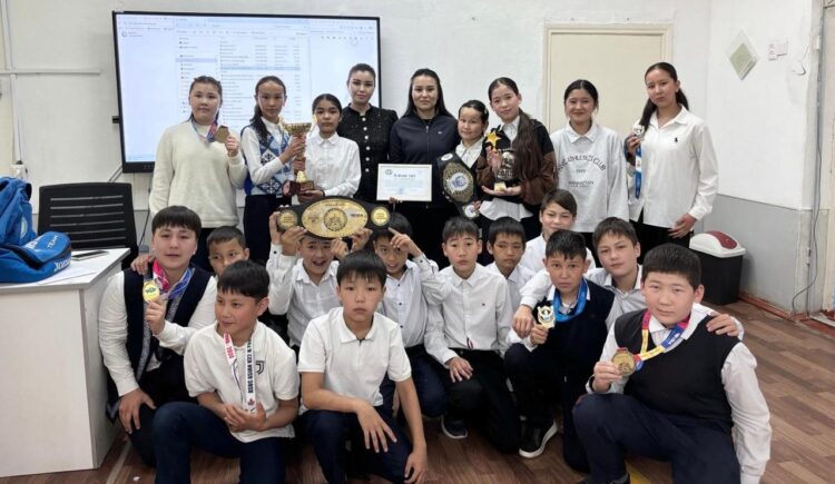 Чемпионка мира по боксу поделилась своей историей успеха со школьниками Жетісу