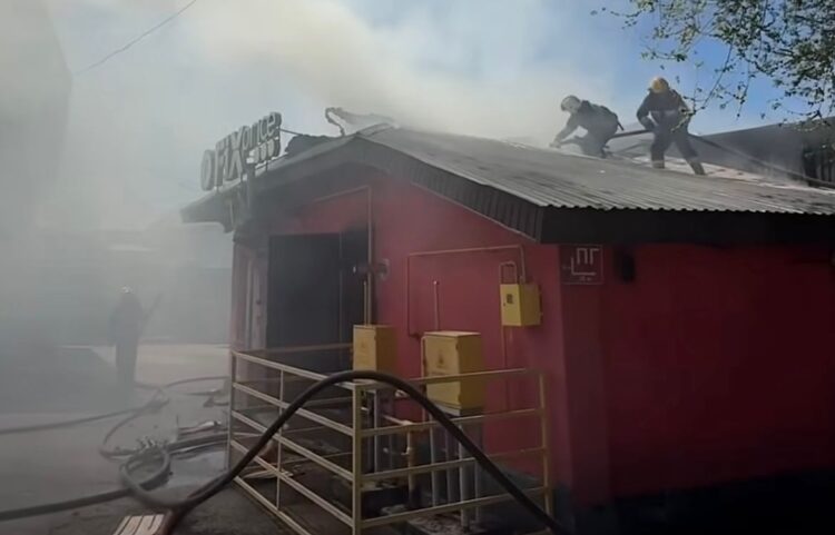 Пожарные ликвидировали возгорание в одном из магазинов Талдыкоргане