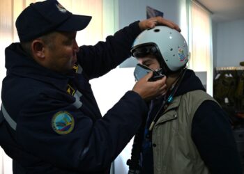 Талдыкорганская молодежь побывала в гостях у летчиков и десантников