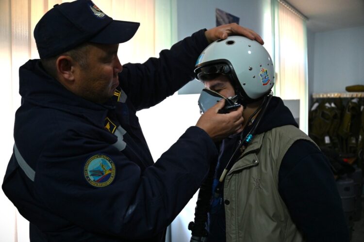 Талдыкорганская молодежь побывала в гостях у летчиков и десантников