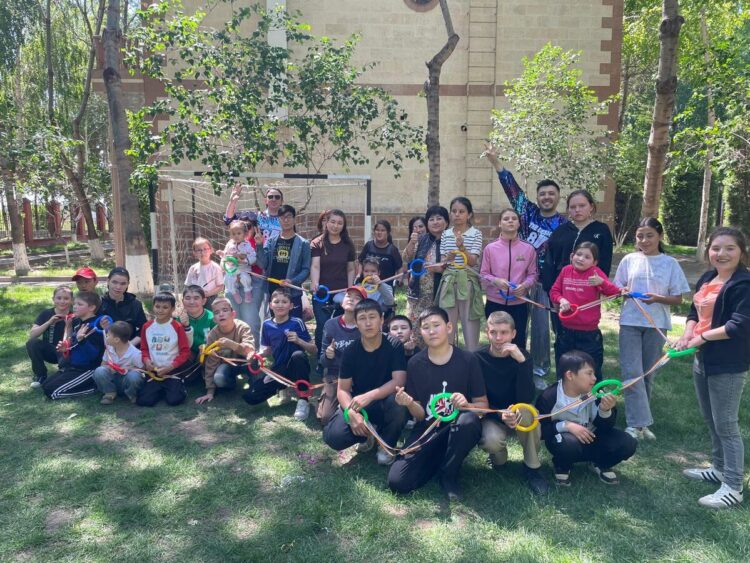 Сказку особенным детям подарили в Жаркенте