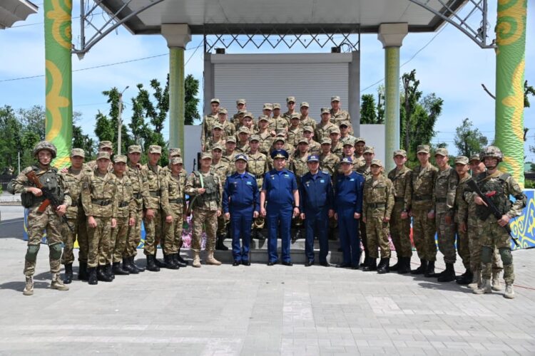 Военнослужащих срочной службы проводили в запас в Уштобе
