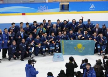 Сборная Казахстана по хоккею вернулась в элитный дивизион чемпионата мира