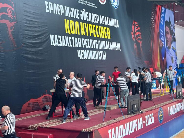 Чемпионат Казахстана по армрестлингу стартовал в Талдыкоргане