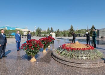 В Астане почтили память героев Великой Отечественной войны
