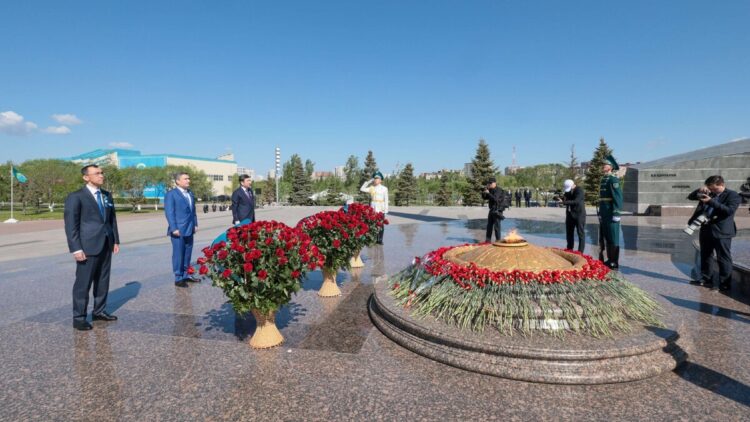 В Астане почтили память героев Великой Отечественной войны