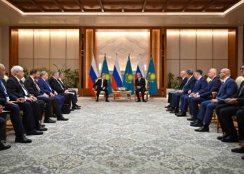 Президенты Казахстана и России провели переговоры в узком составе