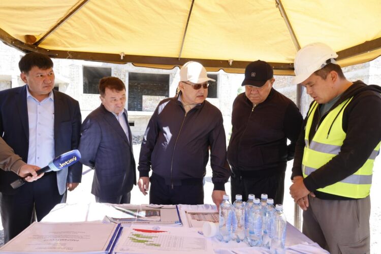 В Коксуском районе строят новые дома и завершают модернизацию школы