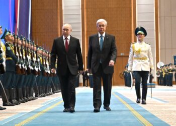 Токаев встретил Путина во Дворце Независимости