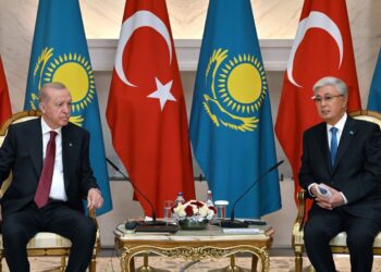 Лидеры Казахстана и Турции провели переговоры в узком составе