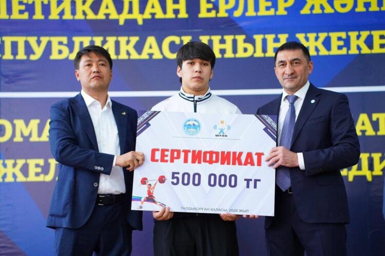 Чемпионат Казахстана по тяжелой атлетике среди взрослых проходит в Жетісу