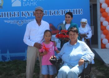 57 семей получили ключи от нового жилья в Аксуском районе