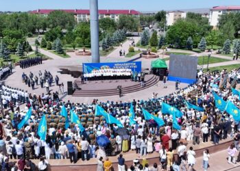 На крыльях гордости за страну — в Жетiсу отметили День государственных символов