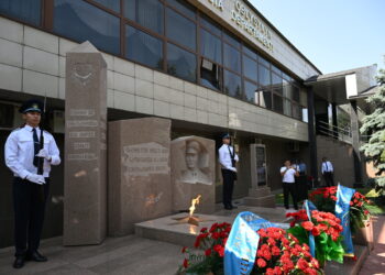В Жетісу торжества в честь Дня полиции начались с дани памяти
