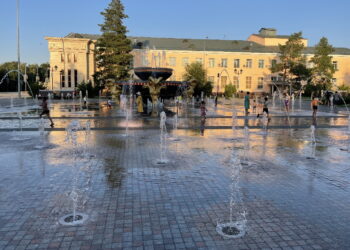 Жетысусцев предупредили об опасности купания в фонтанах