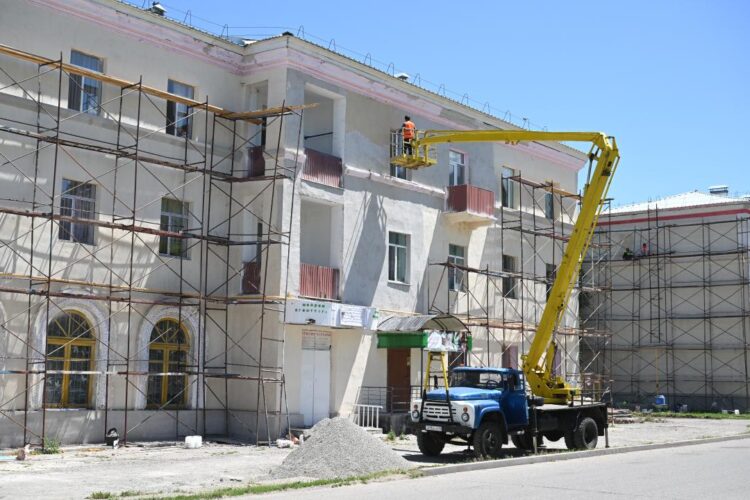 В Текели спасают старый жилфонд уникальным способом