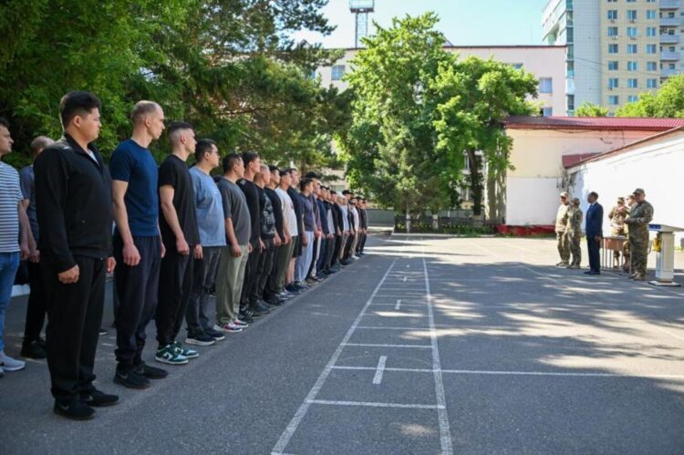 Три тысячи резервистов призовут на службу в Казахстане