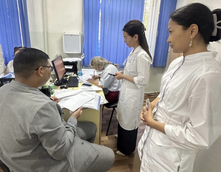 Онкологи проводят выездные приемы в районах Жетісу