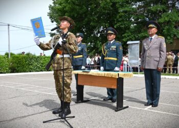 Около 100 новобранцев приняли военную присягу в Талдыкоргане