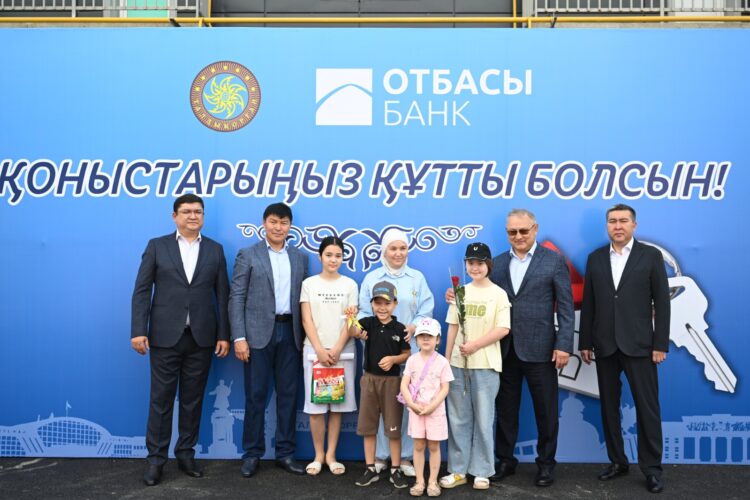 Сегодня в Талдыкоргане новосёлами стали еще 32 семьи