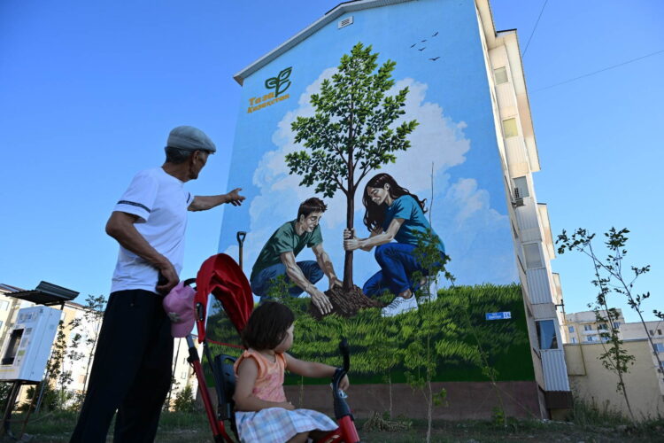 В Талдыкоргане появились новые муралы, посвященные концепциям «Таза Қазақстан» и «Закон и порядок»