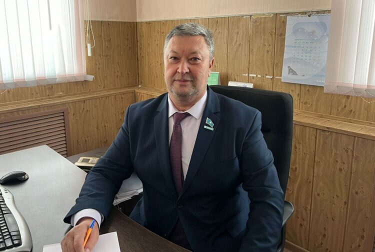 Вступление Конституции в силу — это не финал реформ, а начало серьезной работы