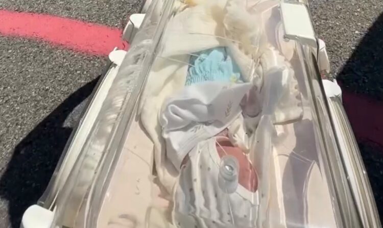 Санавиация Жетісу экстренно эвакуировала недоношенного новорождённого из Жаркента