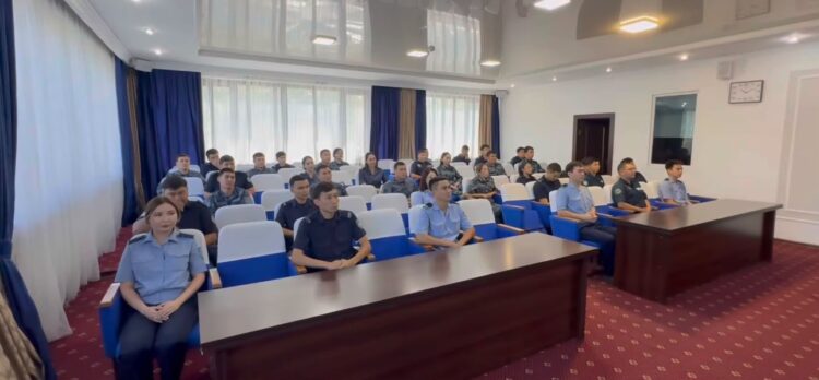 Молодые сотрудники полиции Жетісу