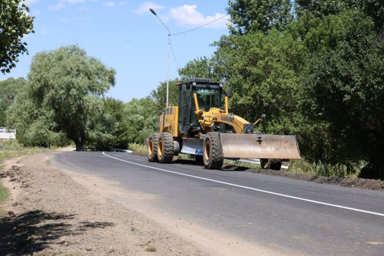 Дорогу Кабанбай – Лепсы в Алакольском районе обновят до конца июля