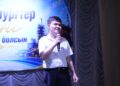 «Я верю, что однажды увижу этот мир»: история незрячего музыканта из Текели