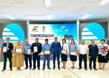 На станции Достык торжественно отметили День железнодорожника