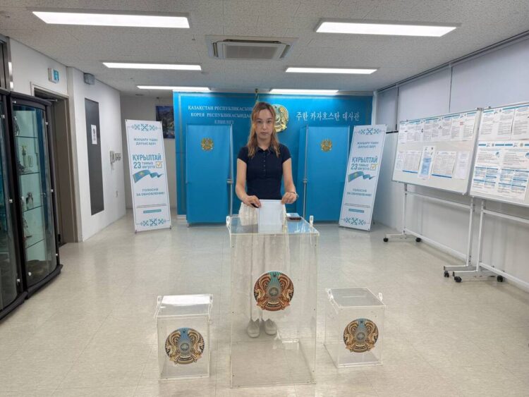 Казахстанцы в Корее одними из первых проголосовали на выборах в Курултай