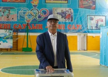 Лауреат премии «Алаш» Жомарт Игиман проголосовал на выборах