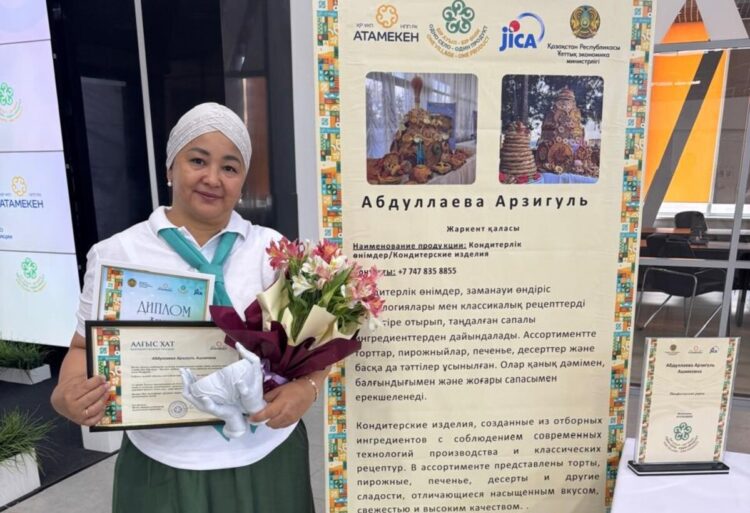 Мастерица из Жаркента превращает семейное ремесло в настоящее искусство