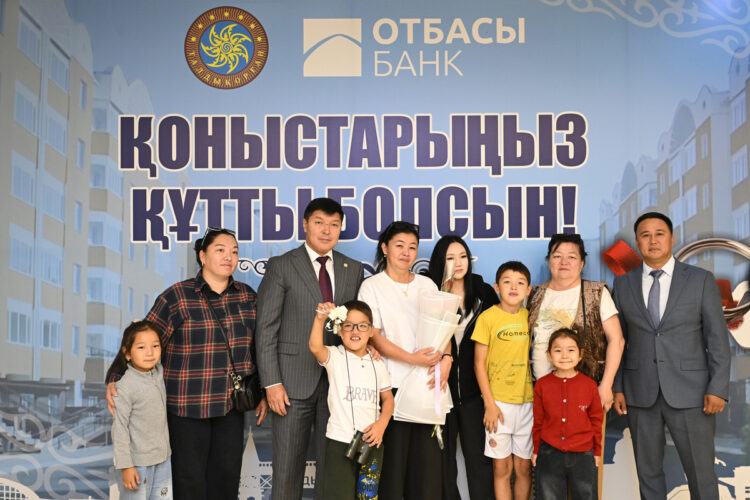 Еще 41 семья получила ключи от нового жилья в Талдыкоргане
