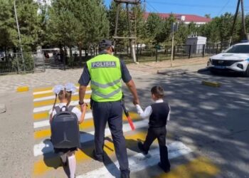 Полиция инспектирует пришкольные территории в Каратальском районе