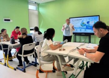 В Астане открылась лаборатория AQUA LAB для школьных исследований
