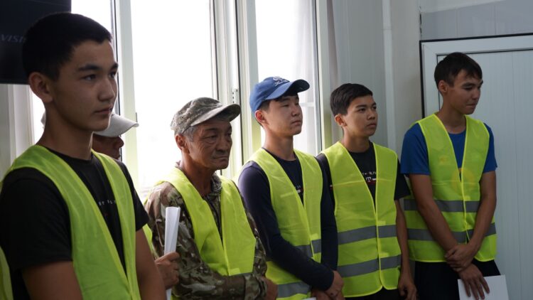Представители партии «ӘDILET» встретились с коллективом «Агрокомплекс Жетісу Мажико»
