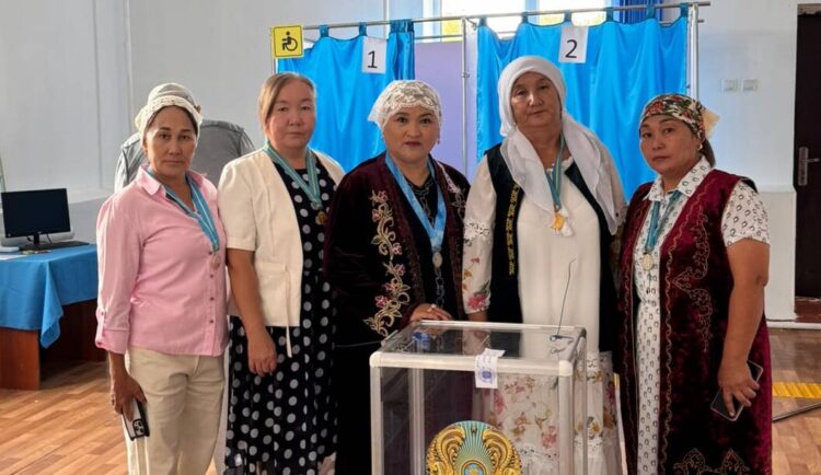 Многодетные матери села Коктума проголосовали за светлое будущее детей