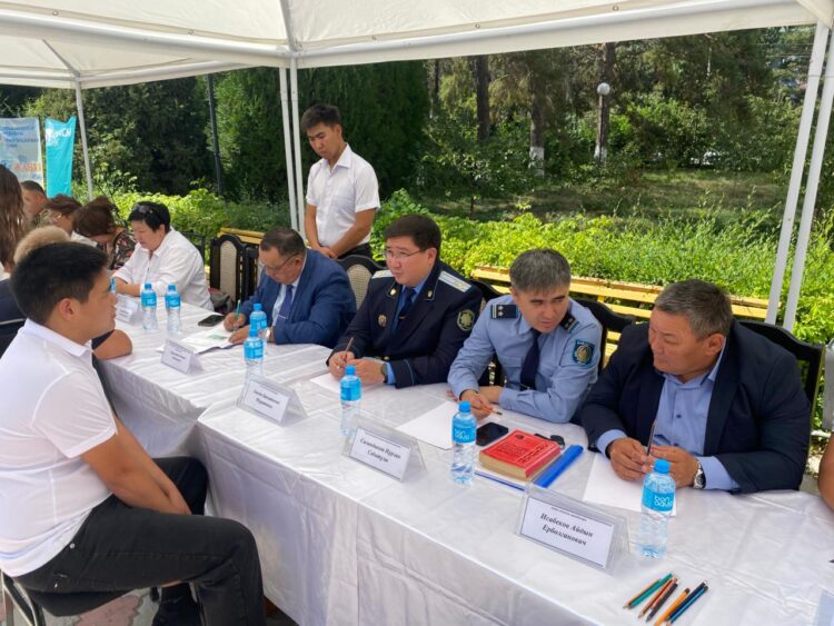Жителям Ескельдинского района оказали юридическую помощь